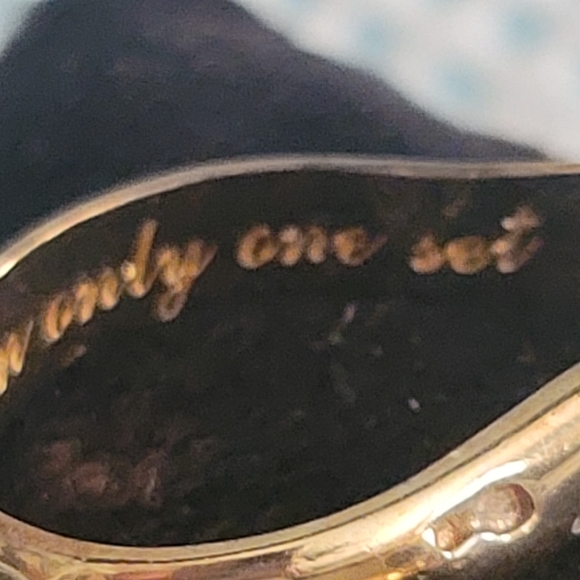 Bradford Exchange Footprints in the Sand hoop earrings - Picture 4 of 5